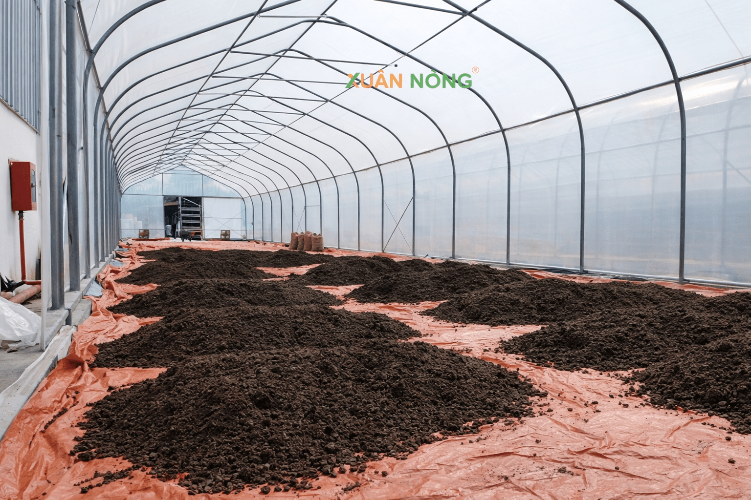 Nhà kính phơi phân hữu cơ Xuân Nông